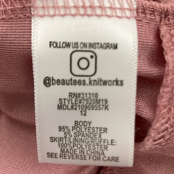 Girl’s Prettiest Dress 👗 - Picture 6 of 6